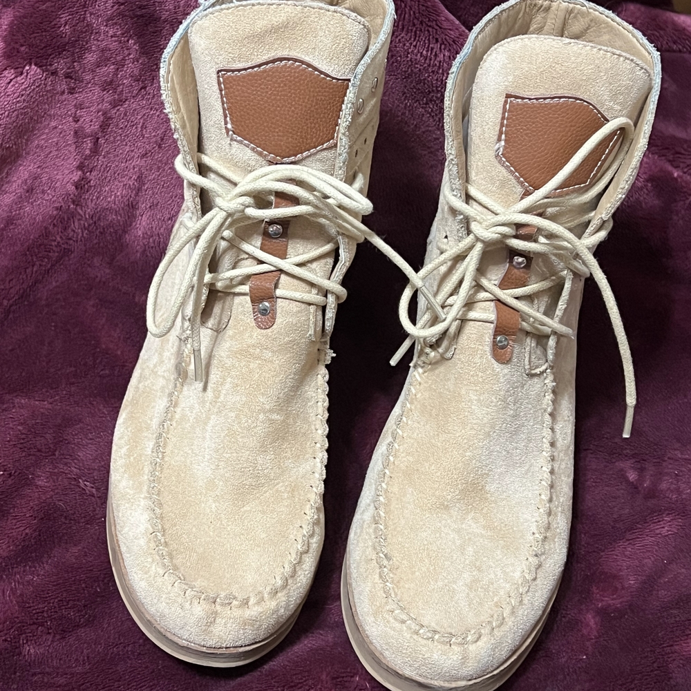 Women's Tan Lace Up Boots